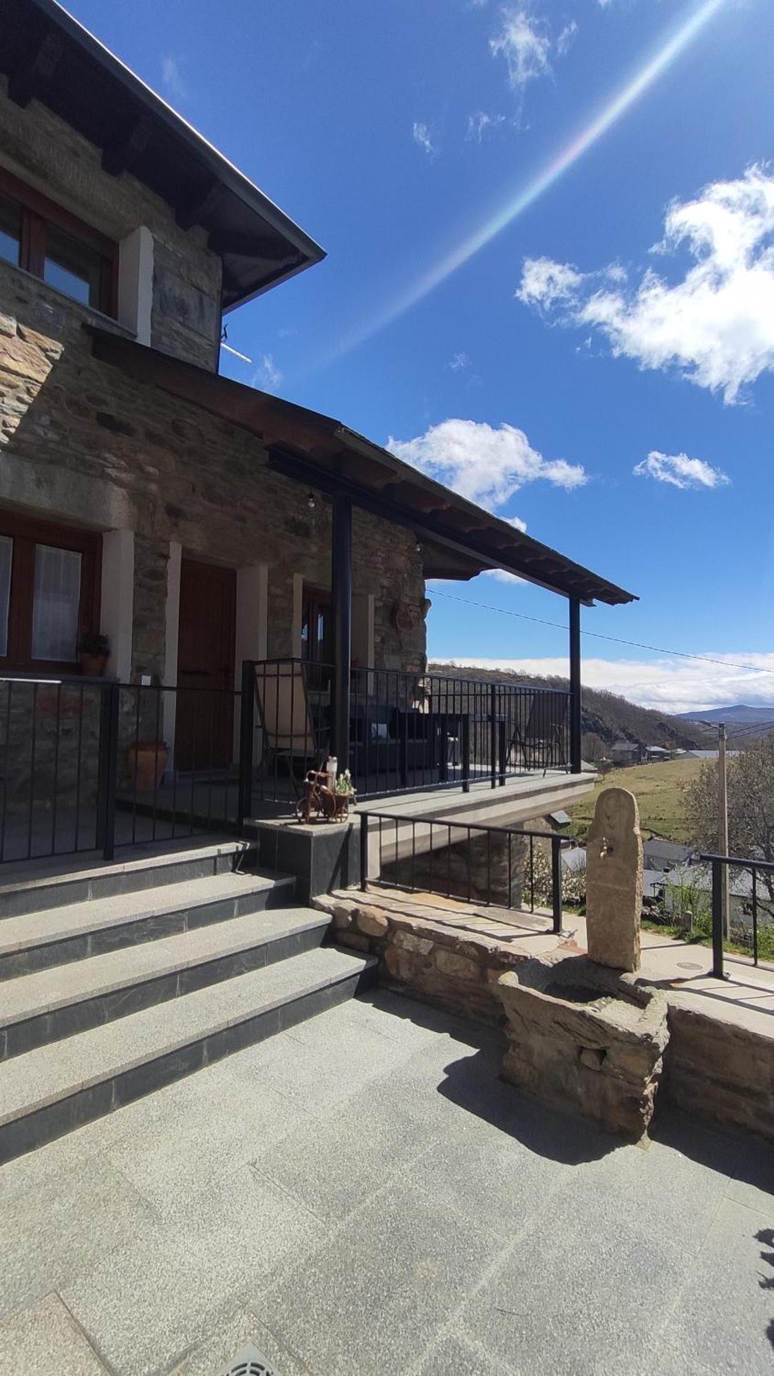 Casa Rural Pajarica En Sanabria Guest House San Ciprian  Exterior photo