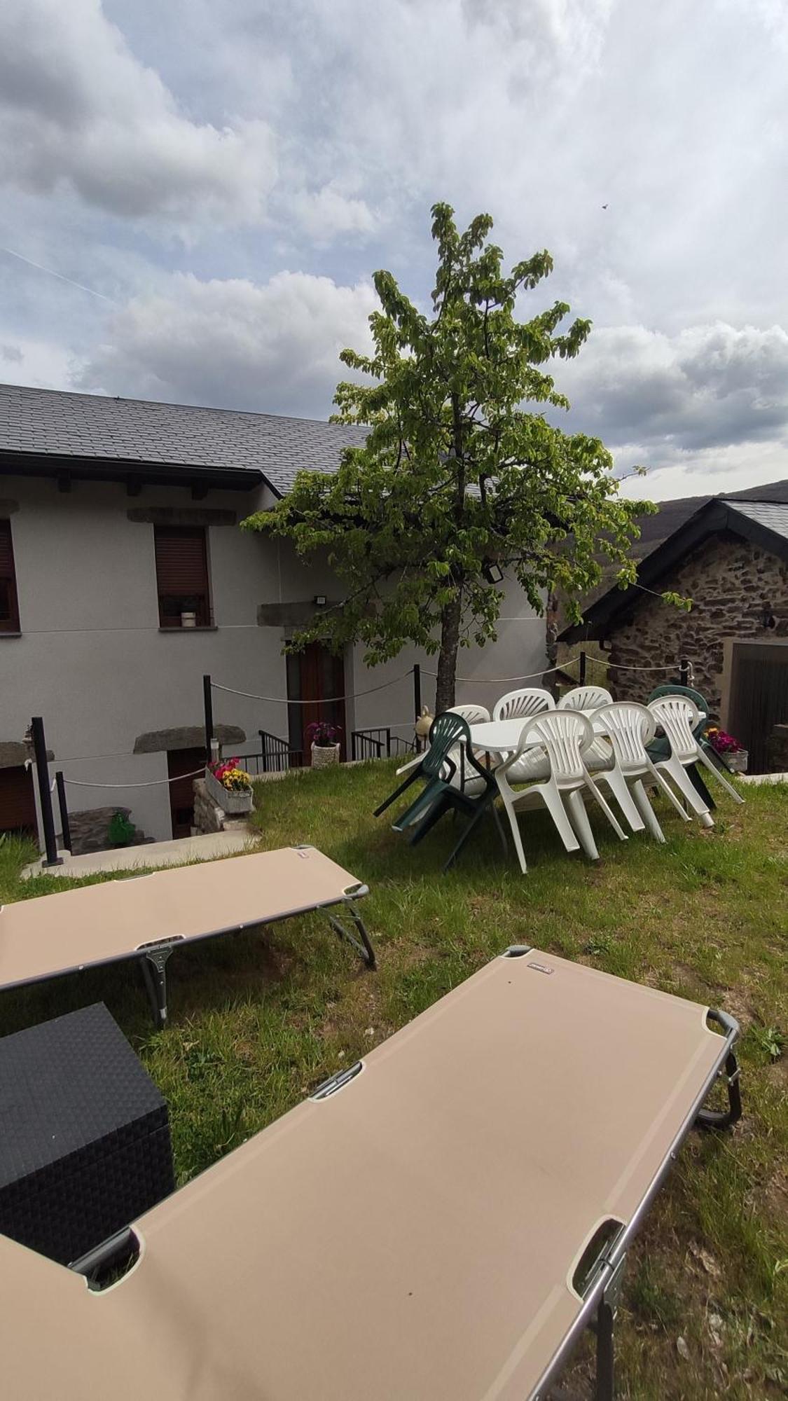 Casa Rural Pajarica En Sanabria Guest House San Ciprian  Exterior photo